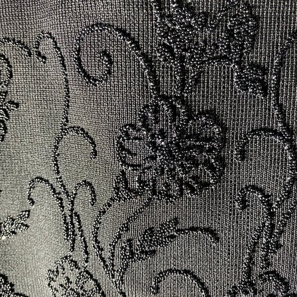 Top - Veronique Young - Picture 6 of 8